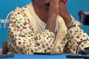 杰伦威谈东契奇受伤：那个回合我本可以拿球推反击，但我让球出界，好让他可以缓缓